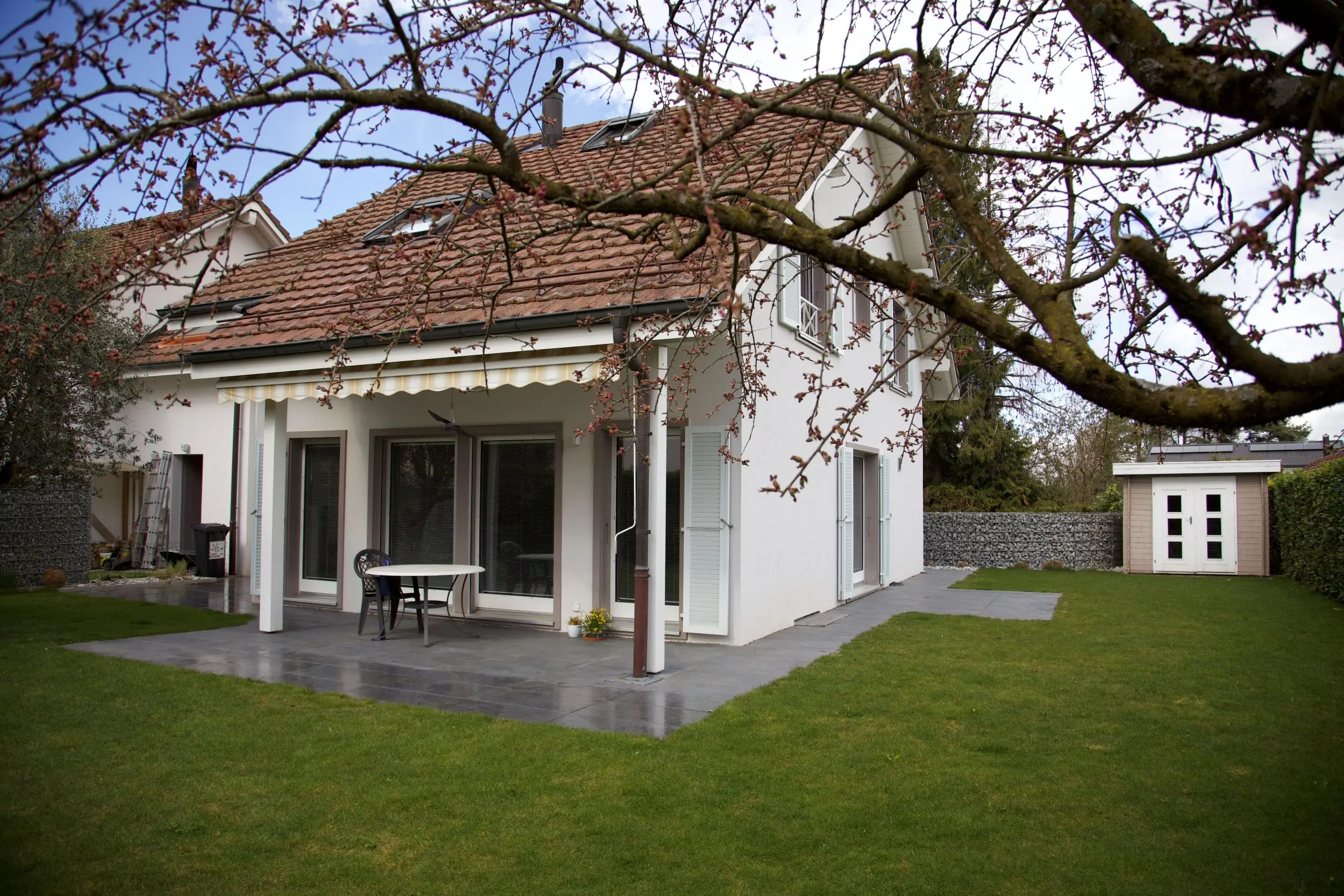Vue terrasse depuis le jardin